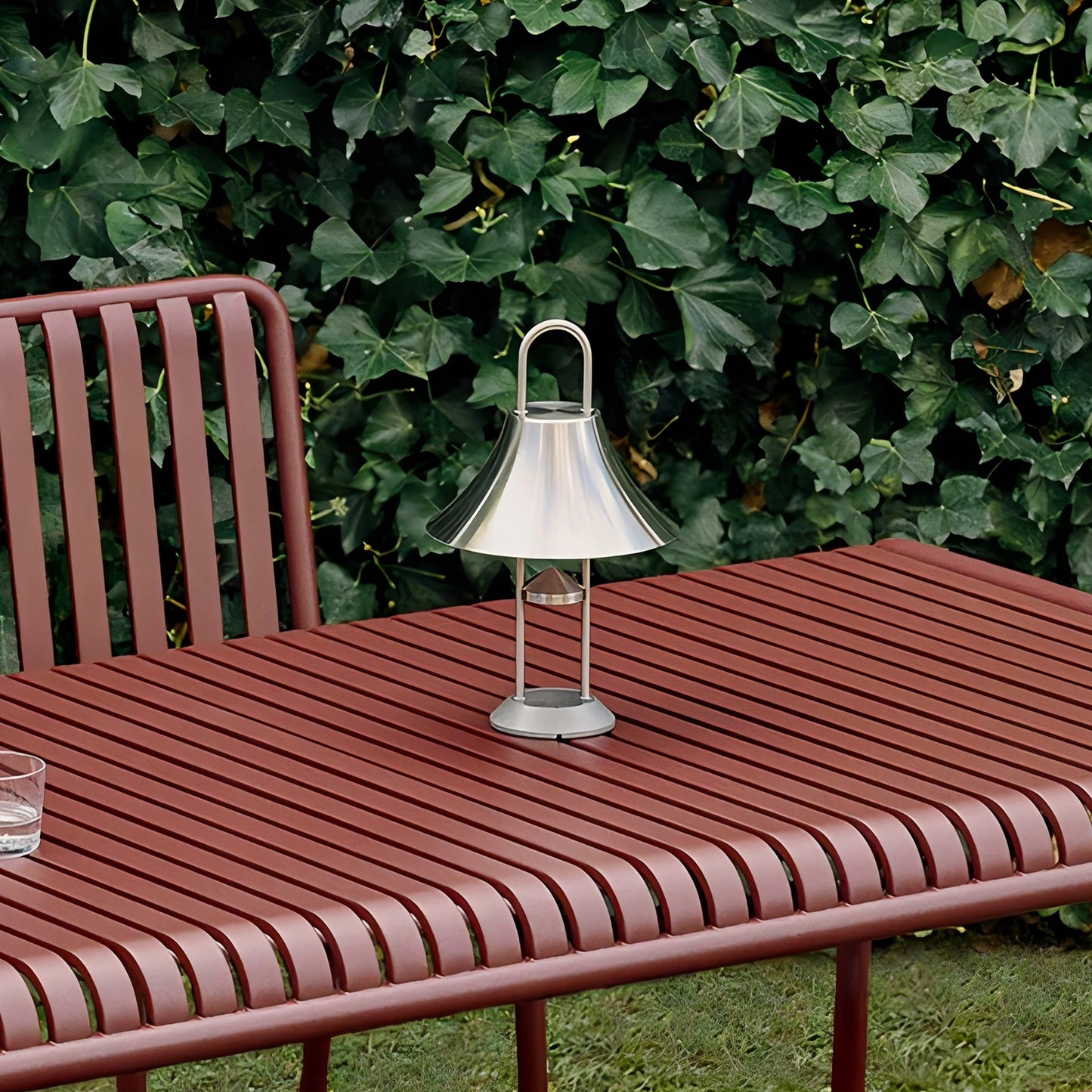 Mousqueton Outdoor Built-in Battery Table Lamp