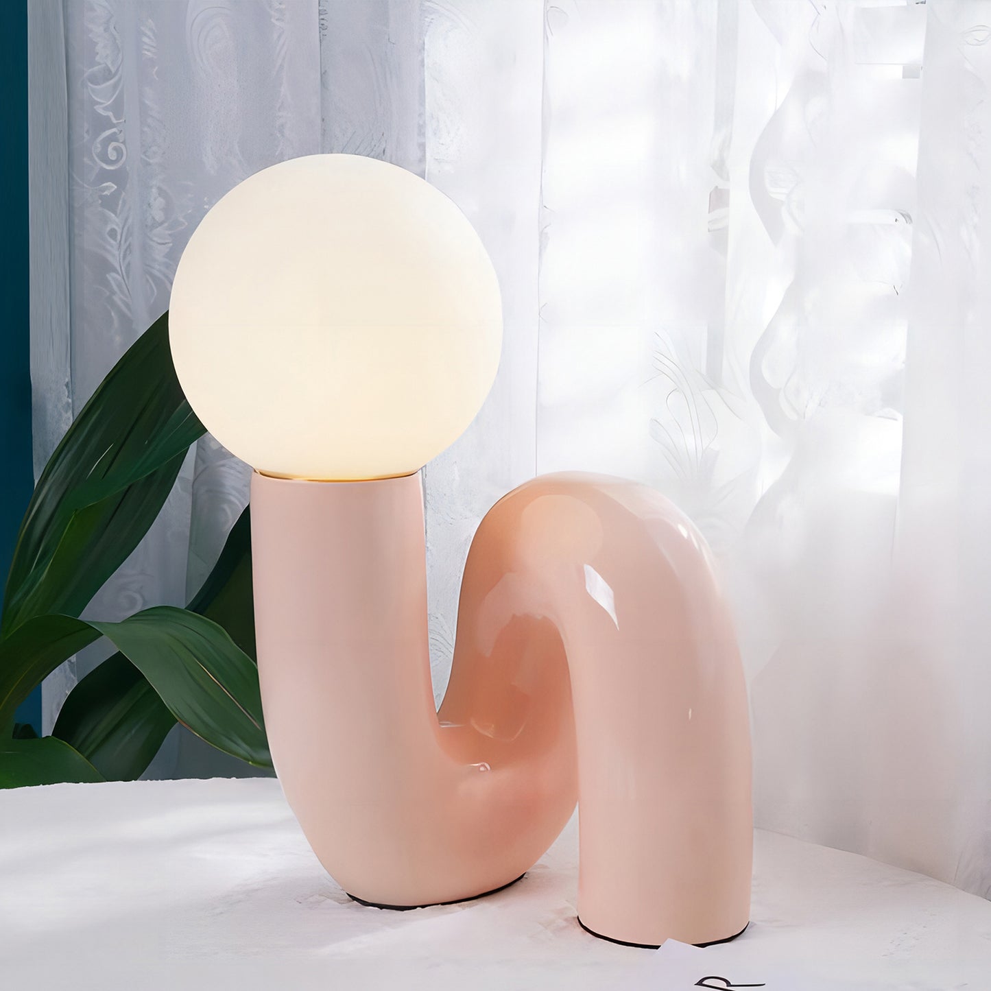 S-Shaped Resin Table Lamp