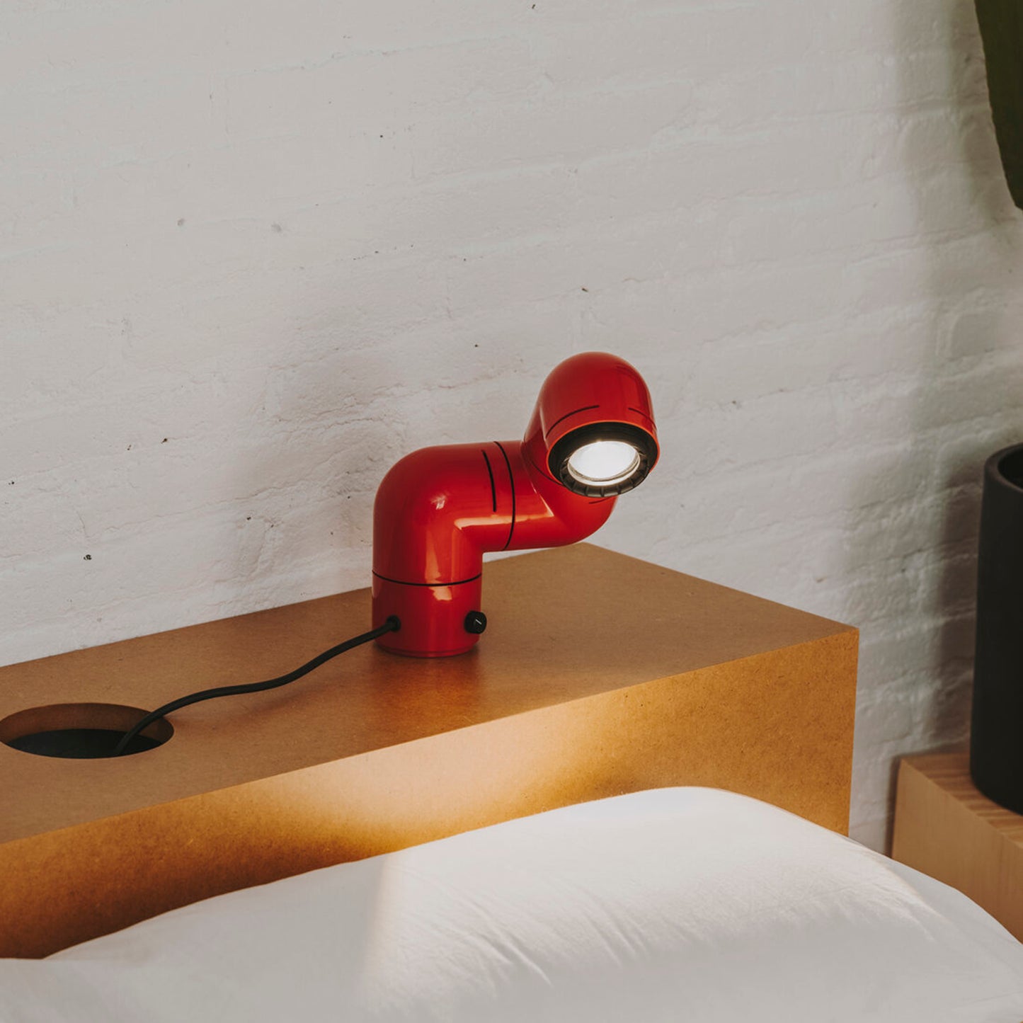 Tatu Table Lamp