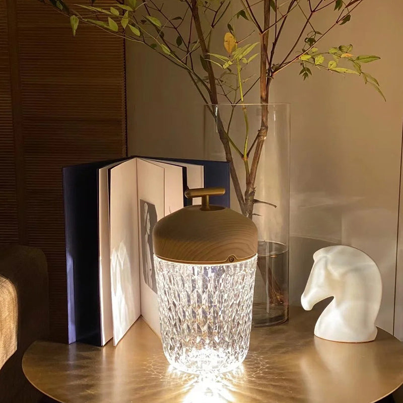 Lampe de table en forme de pomme de pin en cristal