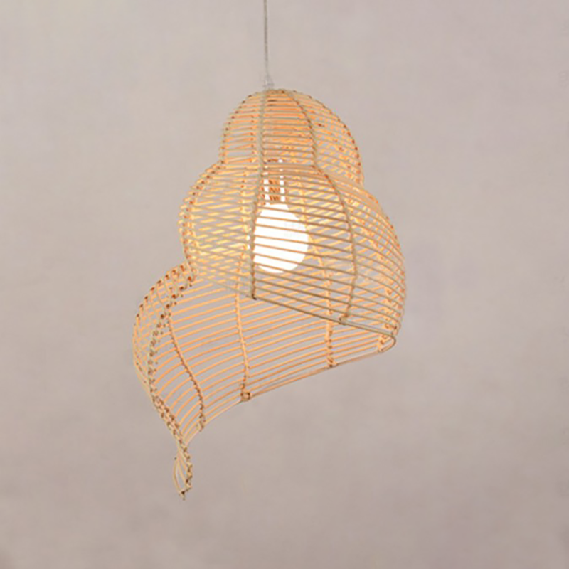 Conch-Shaped Wicker Pendant Lamp