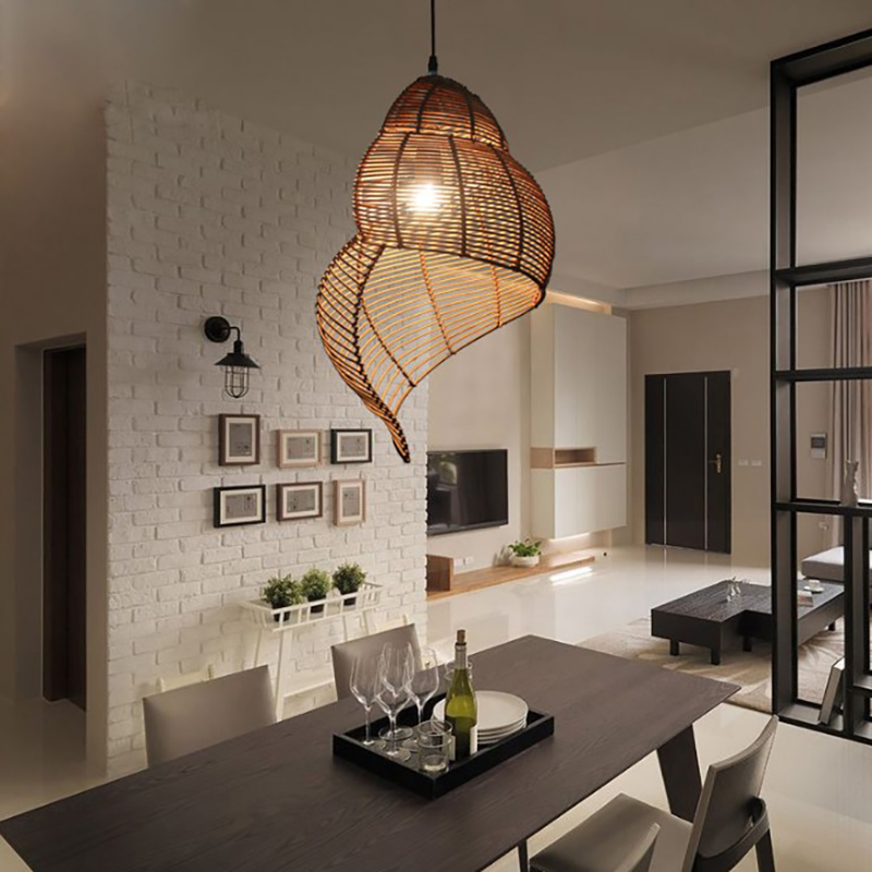 Conch-Shaped Wicker Pendant Lamp