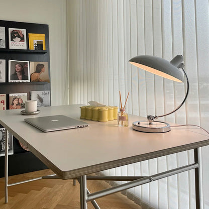 Lampe de table Kaiser idell