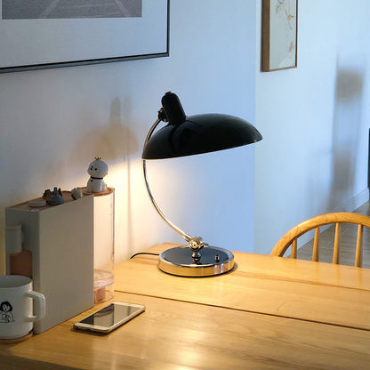 Lampe de table Kaiser idell