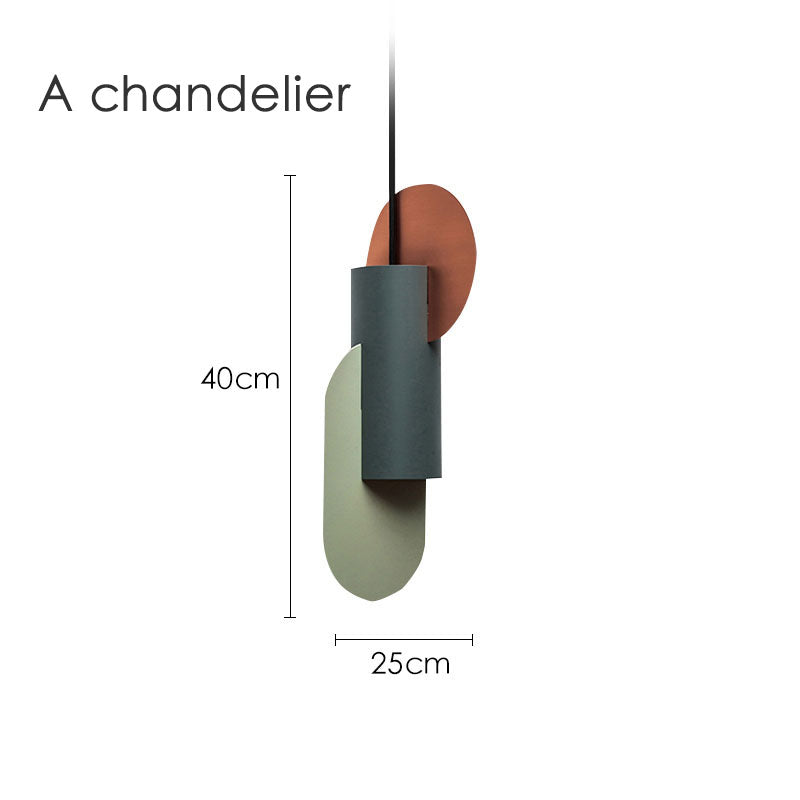 Farblich passender drehbarer Kronleuchter von Macaron