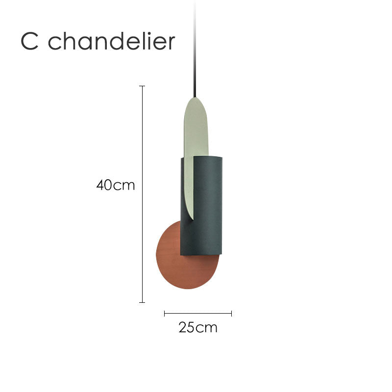 Farblich passender drehbarer Kronleuchter von Macaron