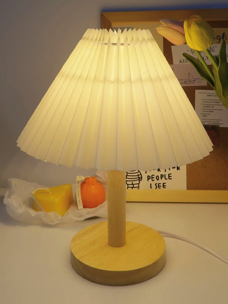 Plissee-Tischlampe aus Holz